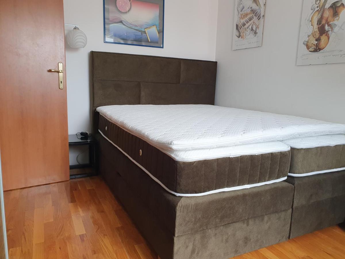 Apartman Tamara Traù Esterno foto