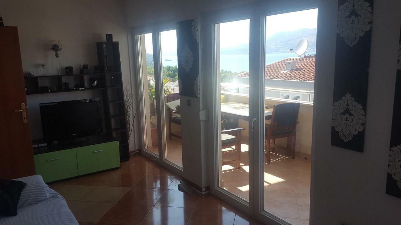 Apartman Tamara Traù Esterno foto